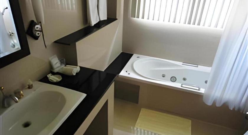 Kasem Garden Hotel Surin Ban Nong Tao Kültér fotó